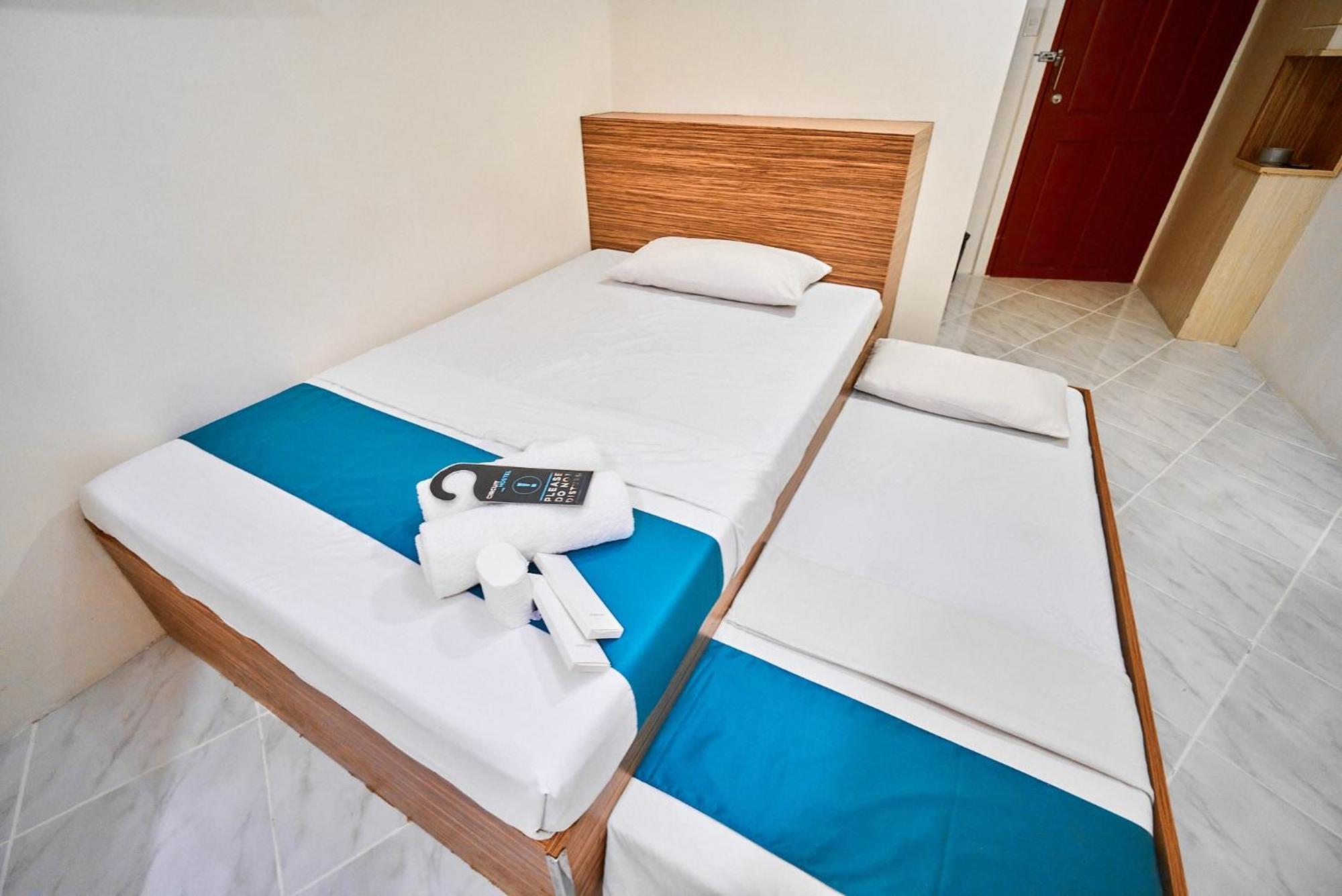 Circuit Hostel Makati City Extérieur photo